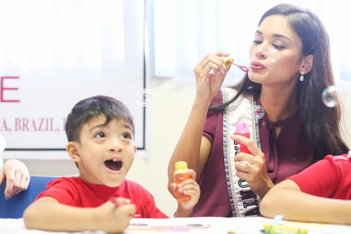 Miss universe candidate with former cleft patient